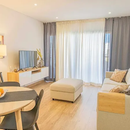 Monte E Pool Daire *